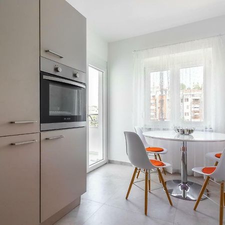 Saten Suite Apartment Near The Beach Пореч Екстериор снимка