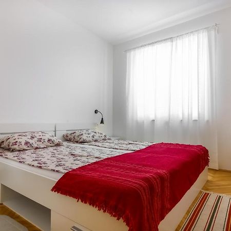 Saten Suite Apartment Near The Beach Пореч Екстериор снимка