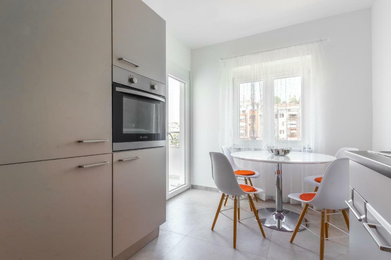 Saten Suite Apartment Near The Beach Пореч Екстериор снимка