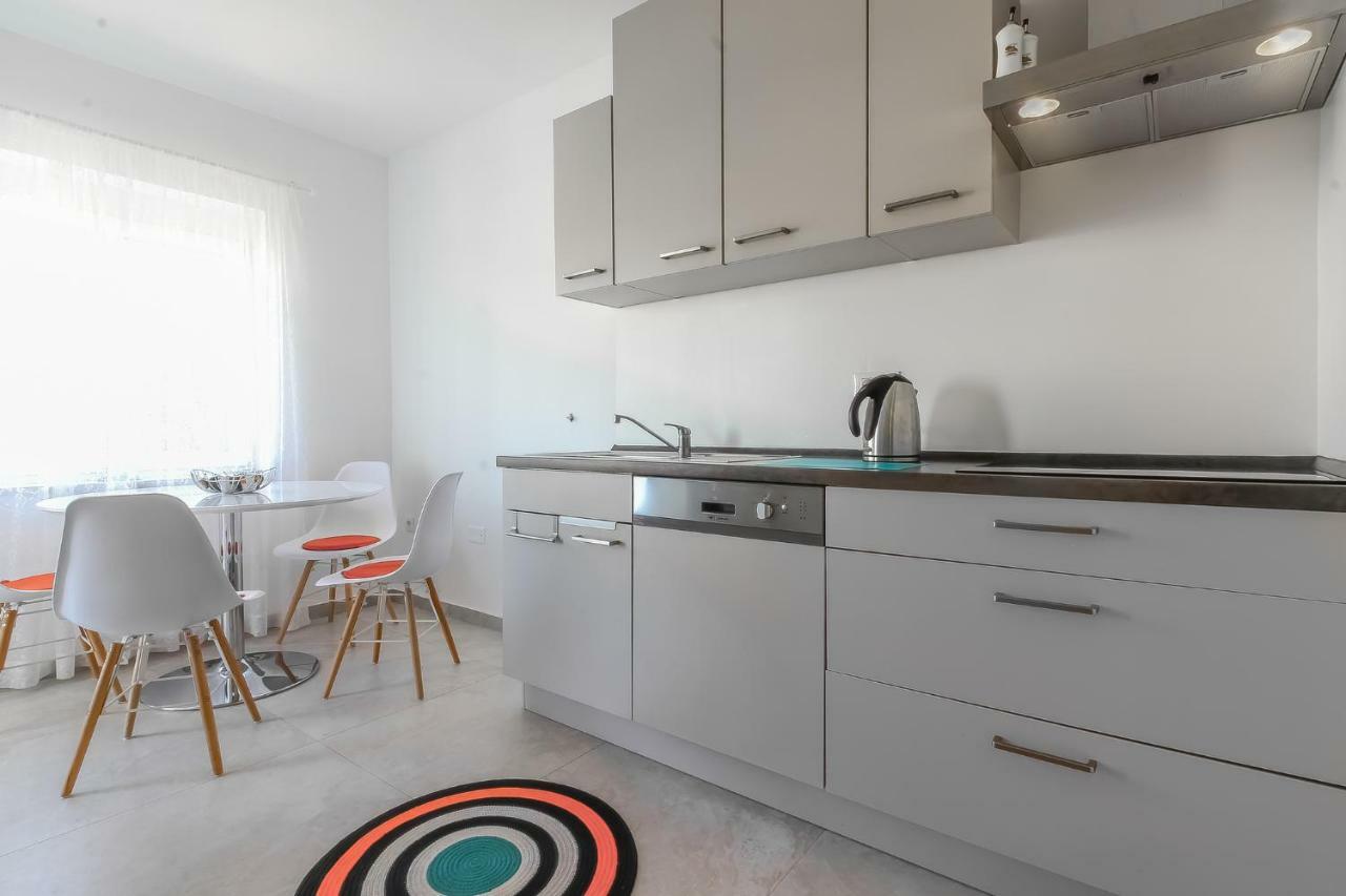 Saten Suite Apartment Near The Beach Пореч Екстериор снимка