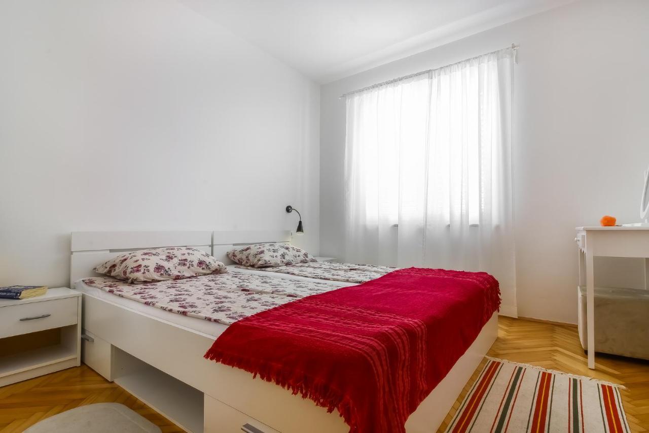 Saten Suite Apartment Near The Beach Пореч Екстериор снимка